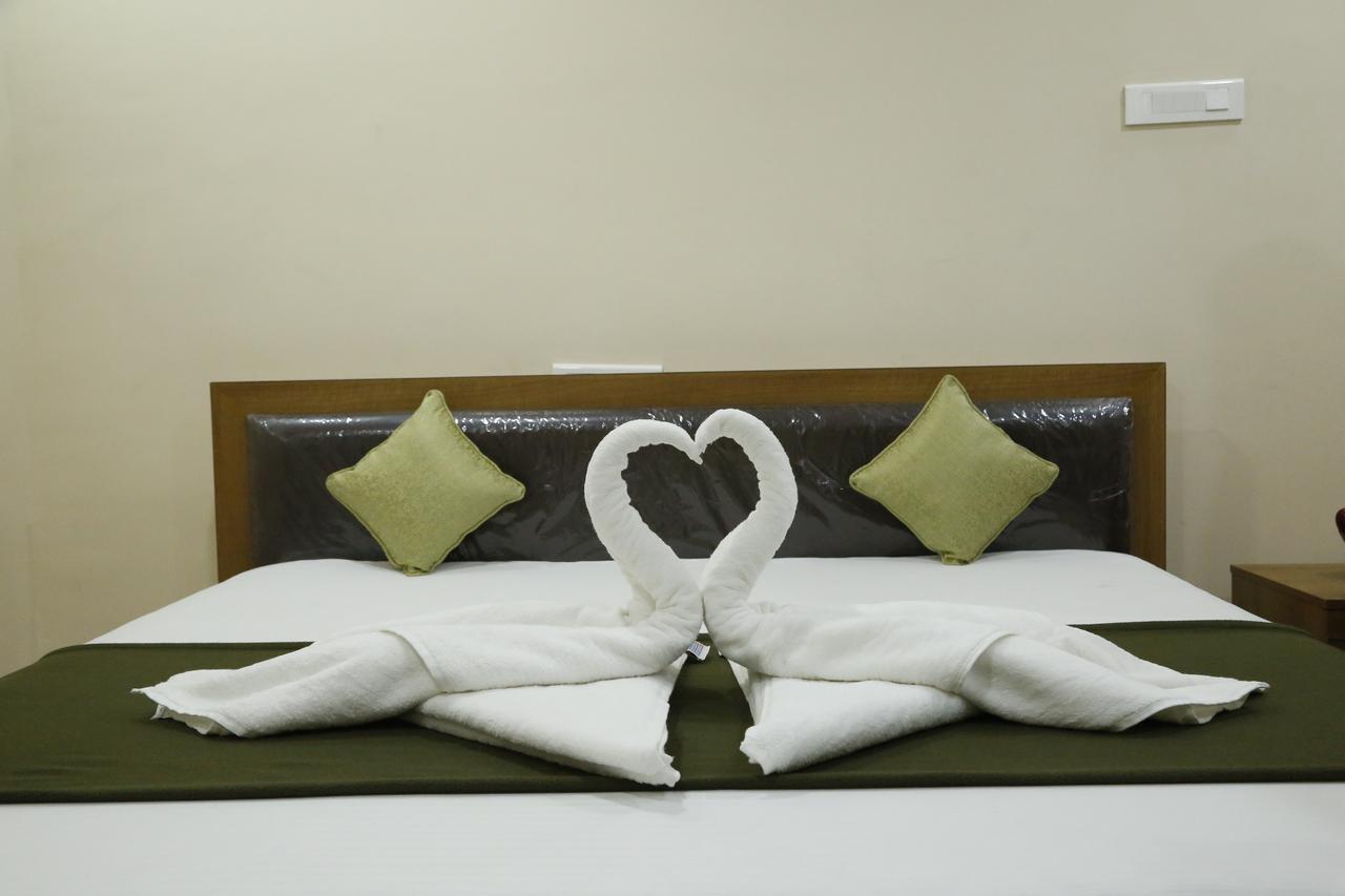 Hotel New Amirtham Inn Palni Exterior foto